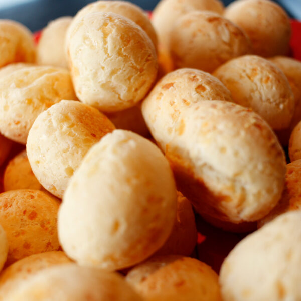 kaasbroodbolletjes-pao-de-queijo